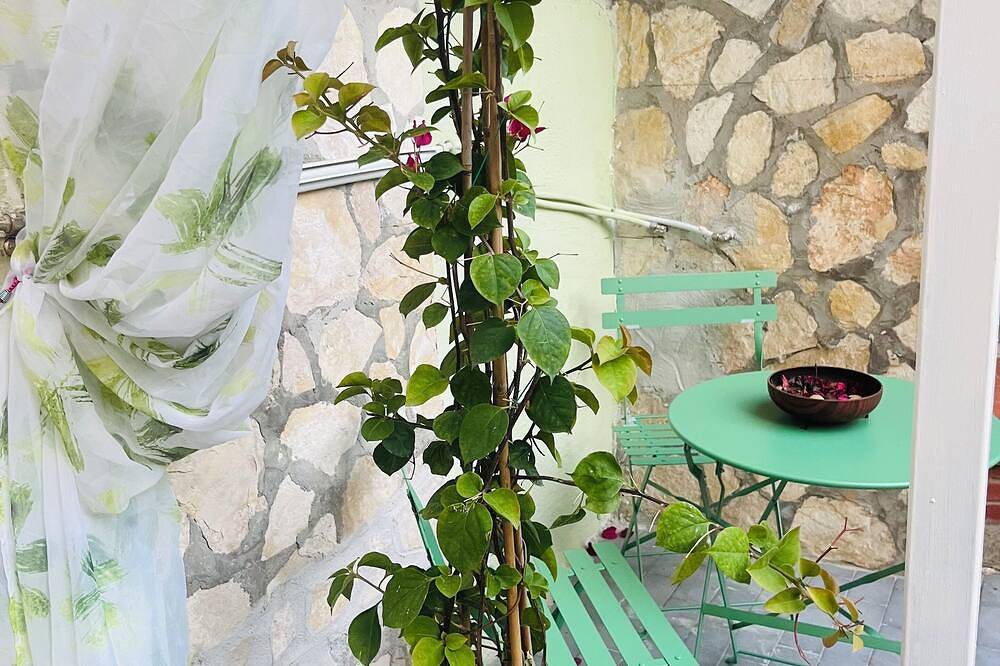 Guesthouse in the heart of Minturno. Located in the historic center of the village. in Minturno, Latina Province