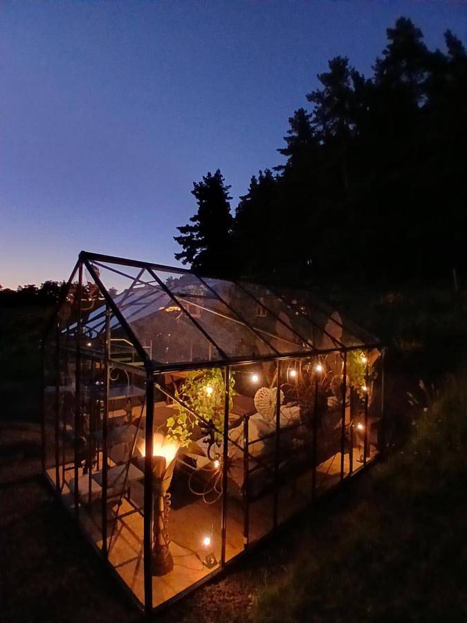 Gîte pour 2 personnes, avec terrasse et sauna ainsi que jacuzzi et jardin à Laussonne - 2
