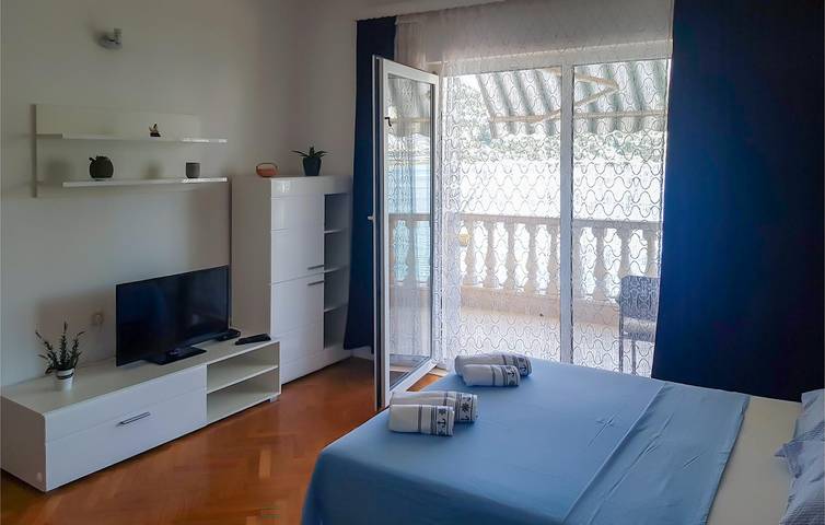 Ganze Ferienwohnung, Apartment mit Meerblick, Terrasse und Parkplatz in der Nähe der Neretva in Rogotin, Dubrovnik-Neretva