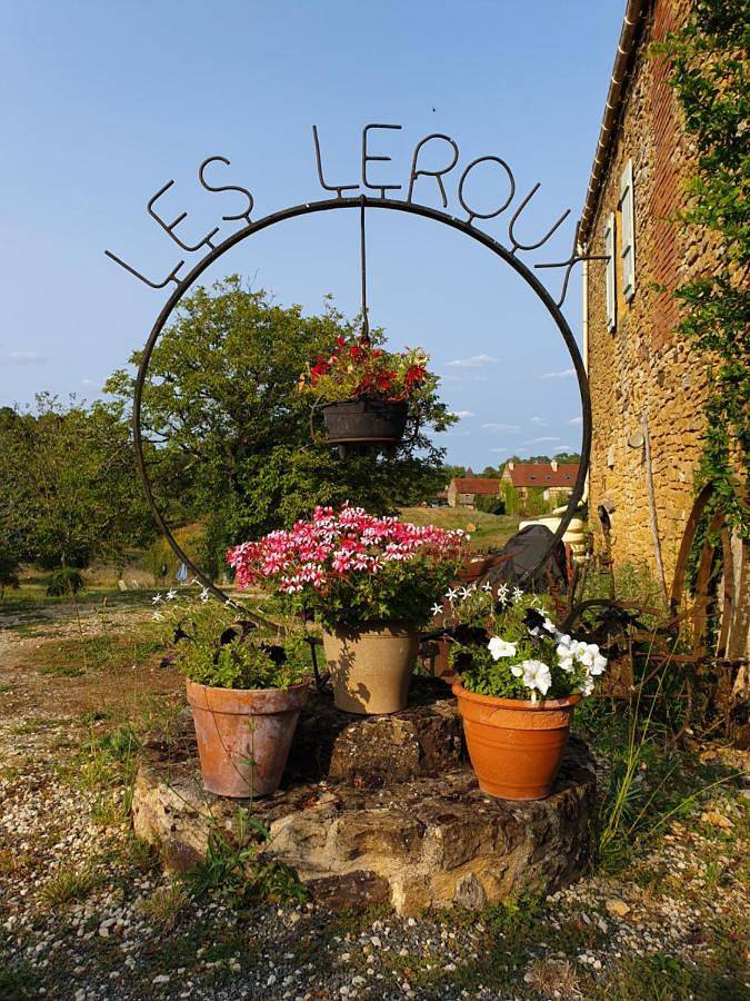 La Libellule and Le Papillon gites at Les Leroux, near Frayssinet-le-Gelat in Frayssinet-le-Gélat, Quercy