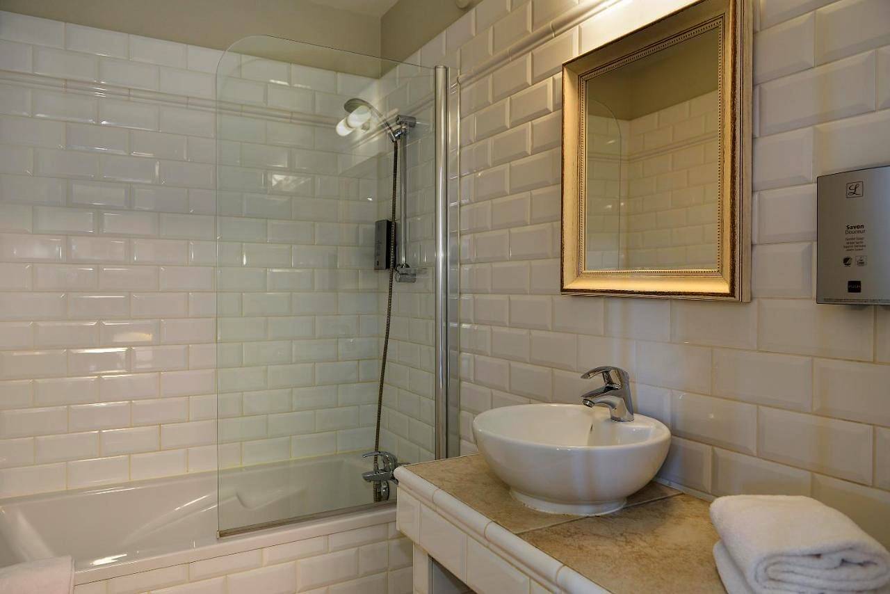 Standard Double Room with Air Conditioning in Azay-le-Rideau, Vallée de la Loire