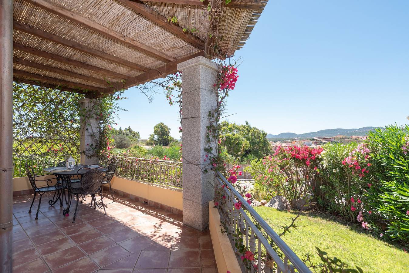 "Villa Athena" con Wi-Fi, jardín y terraza; mascotas permitidas in Lu Caloni, Santa Teresa Gallura (Municipality)