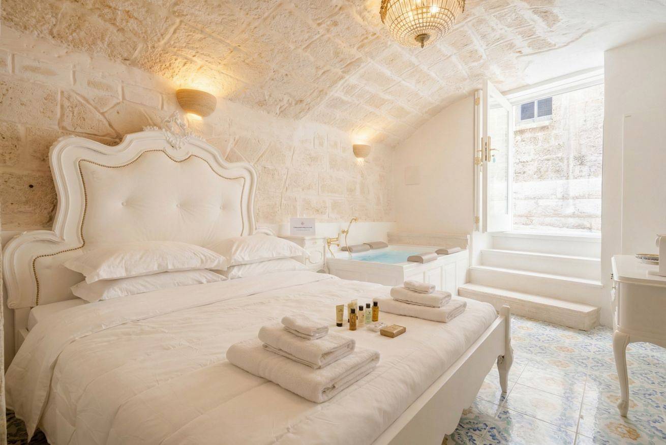 Appartamento intero, Reale – Suite con Vasca Idromassaggio nel Cuore di Monopoli in Monopoli, Provincia di Bari