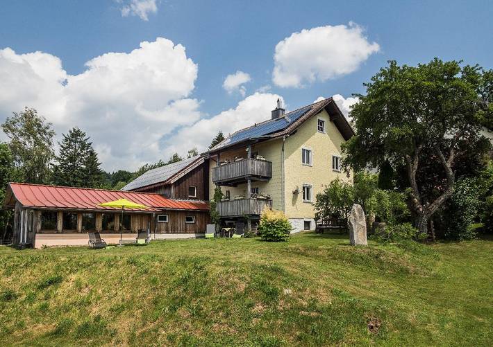 Ferienwohnung für 4 Personen, mit Balkon/Terrasse und Balkon sowie Terrasse und Garten in Neuschönau