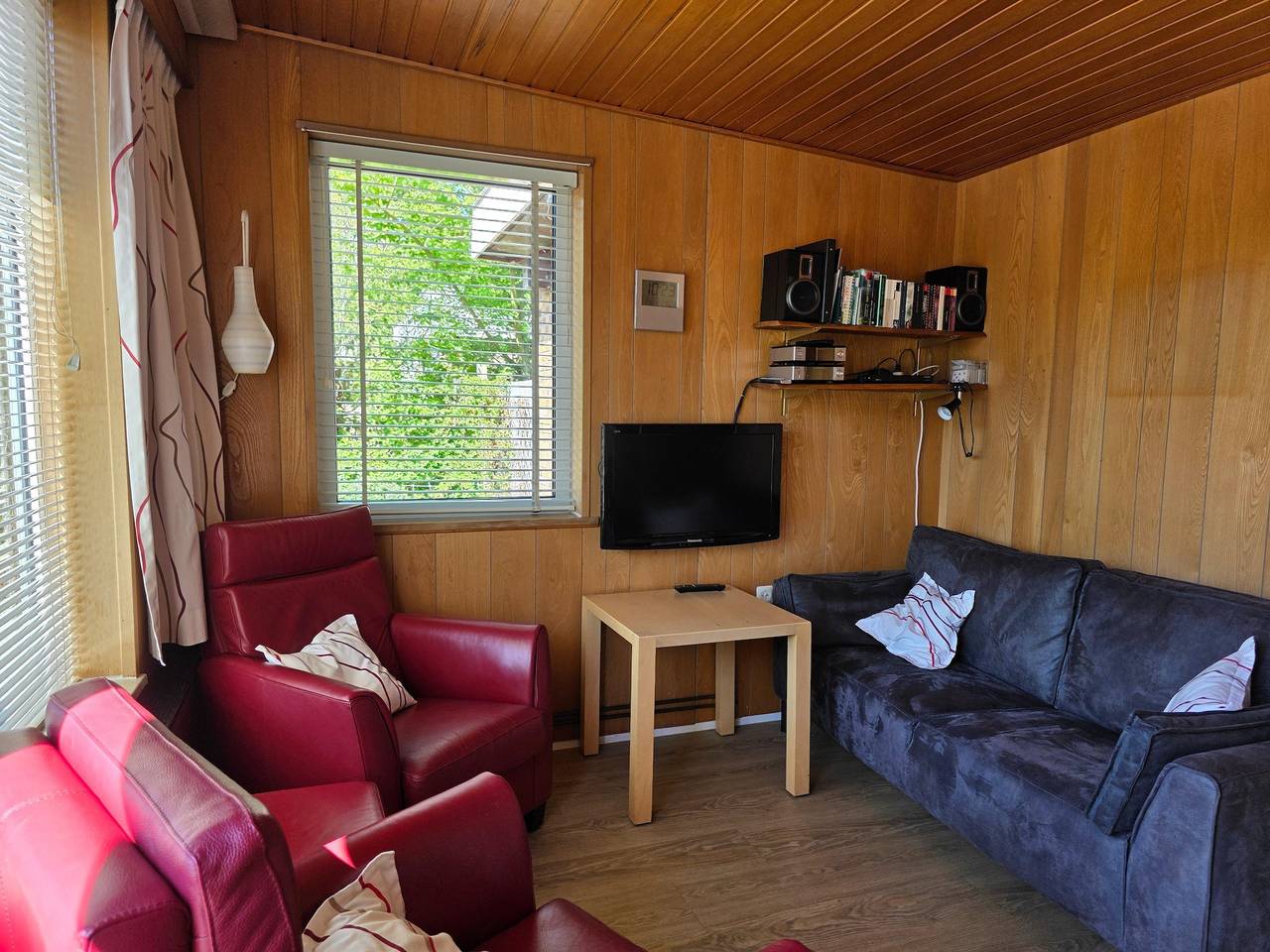 Bungalow for 6 persons with a very spacious south-facing garden. in De Koog, West Frisian Islands