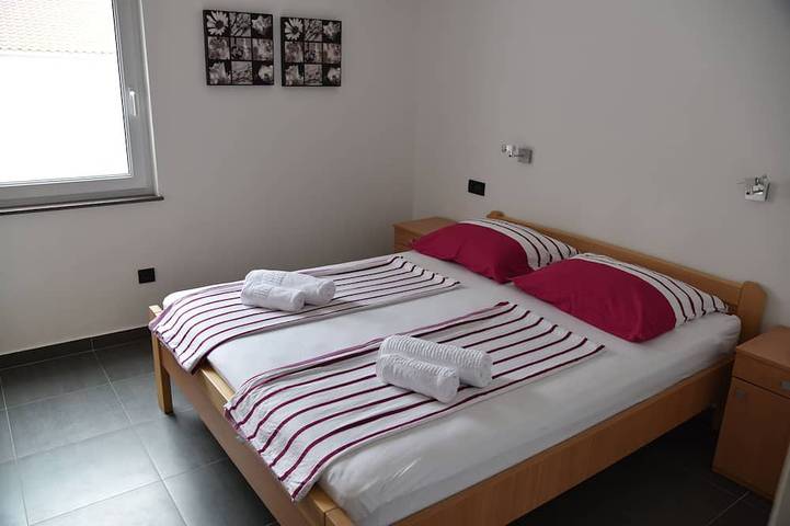 Ganze Wohnung, Villa Pina Tisno **** großes Penthouse Apartment am Meer in Tisno-Dalmatien in Tisno, Šibenik-Knin