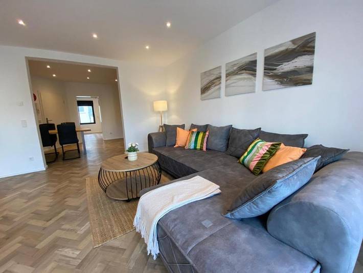 Ferienwohnung für 5 Personen, mit Terrasse und Ausblick in Siegburg