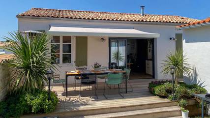 Gîte pour 6 personnes, avec jardin à Loix