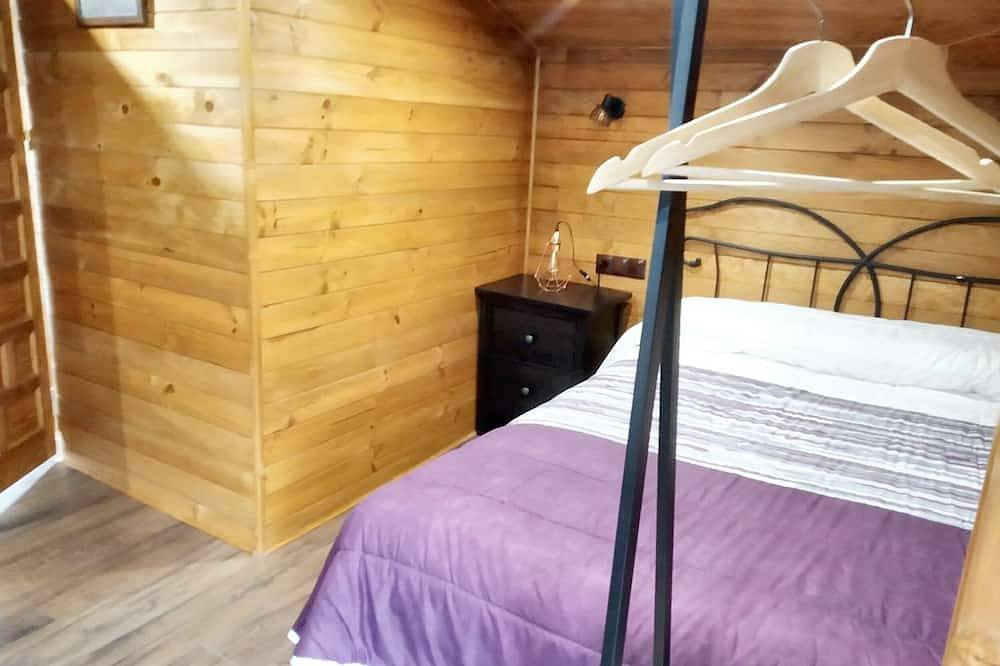 Entire apartment, Homerez - Studio in Las Vinas + Terrace in Somiedo, Cordillera Cantábrica