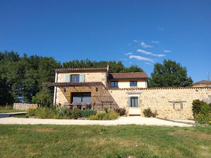 Gîte pour 8 personnes, avec terrasse et jardin - 1