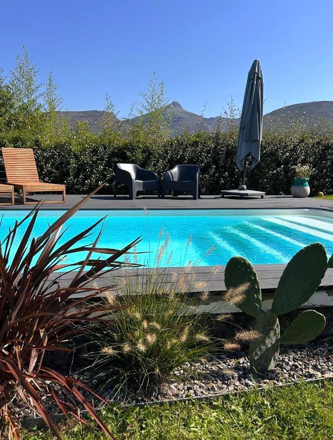 Chambre d’hôte pour 2 personnes, avec jardin et piscine à Urrugne