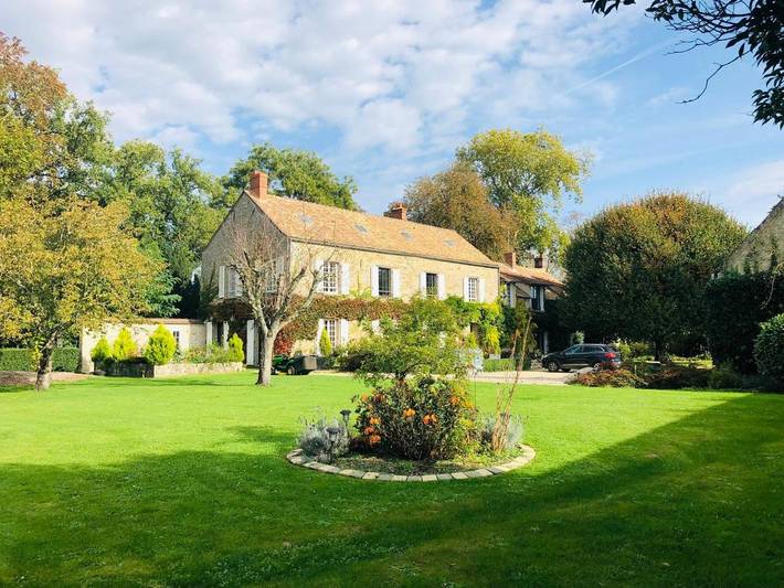 Chambre d’hôte pour 2 personnes, avec Terrasse et Jacuzzi ainsi que Jardin et Piscine dans Seine-et-Marne