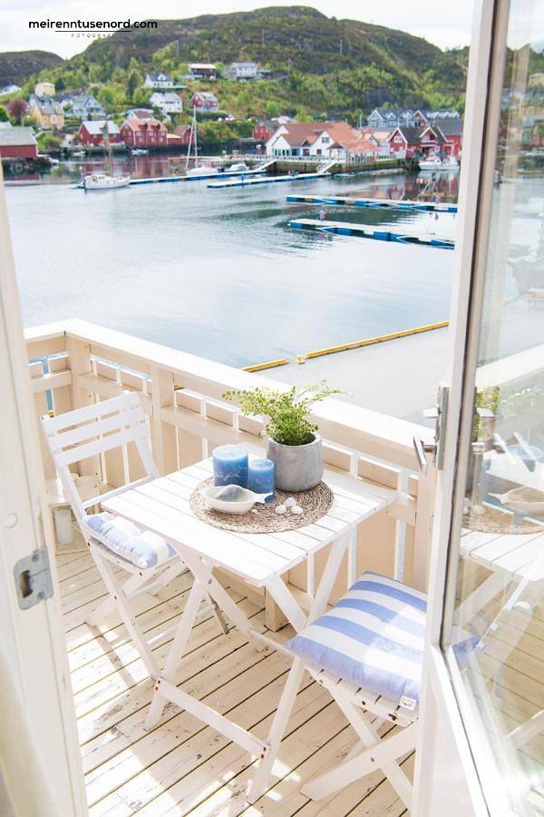 Ferienwohnung für 8 Personen, mit Balkon und Terrasse sowie Seeblick und Ausblick in Bremanger - 3