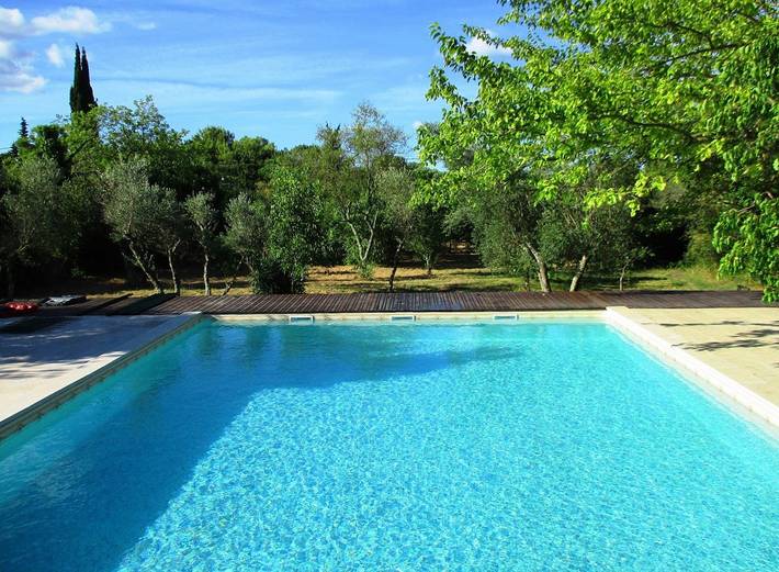 Gîte pour 8 personnes, avec piscine ainsi que terrasse et jardin, animaux acceptés à Uzès - 3