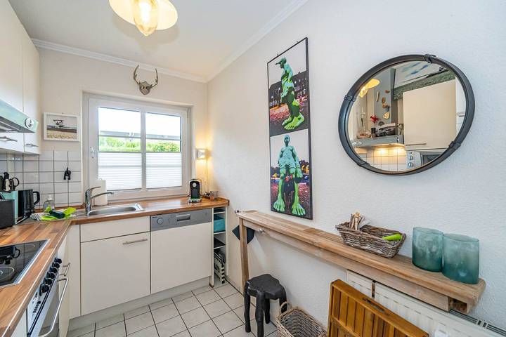 Ganze Wohnung, 3-Zimmer-Ferienwohnung für bis zu 4 Personen mit Garten und Terrasse. in Tinnum, Sylt (Gemeinde)