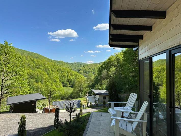 Gîte pour 4 personnes, avec jardin ainsi que jacuzzi et sauna, animaux acceptés