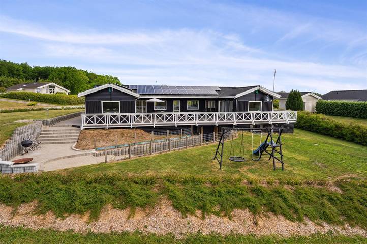 Ferienhaus für 8 Personen, mit Whirlpool und Terrasse sowie Sauna
