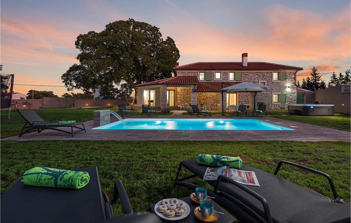 Charmante 2-Zimmer-Wohnung mit Pool in der Nähe des Stadtzentrums von Sajini in Barban, Südküste Istrien