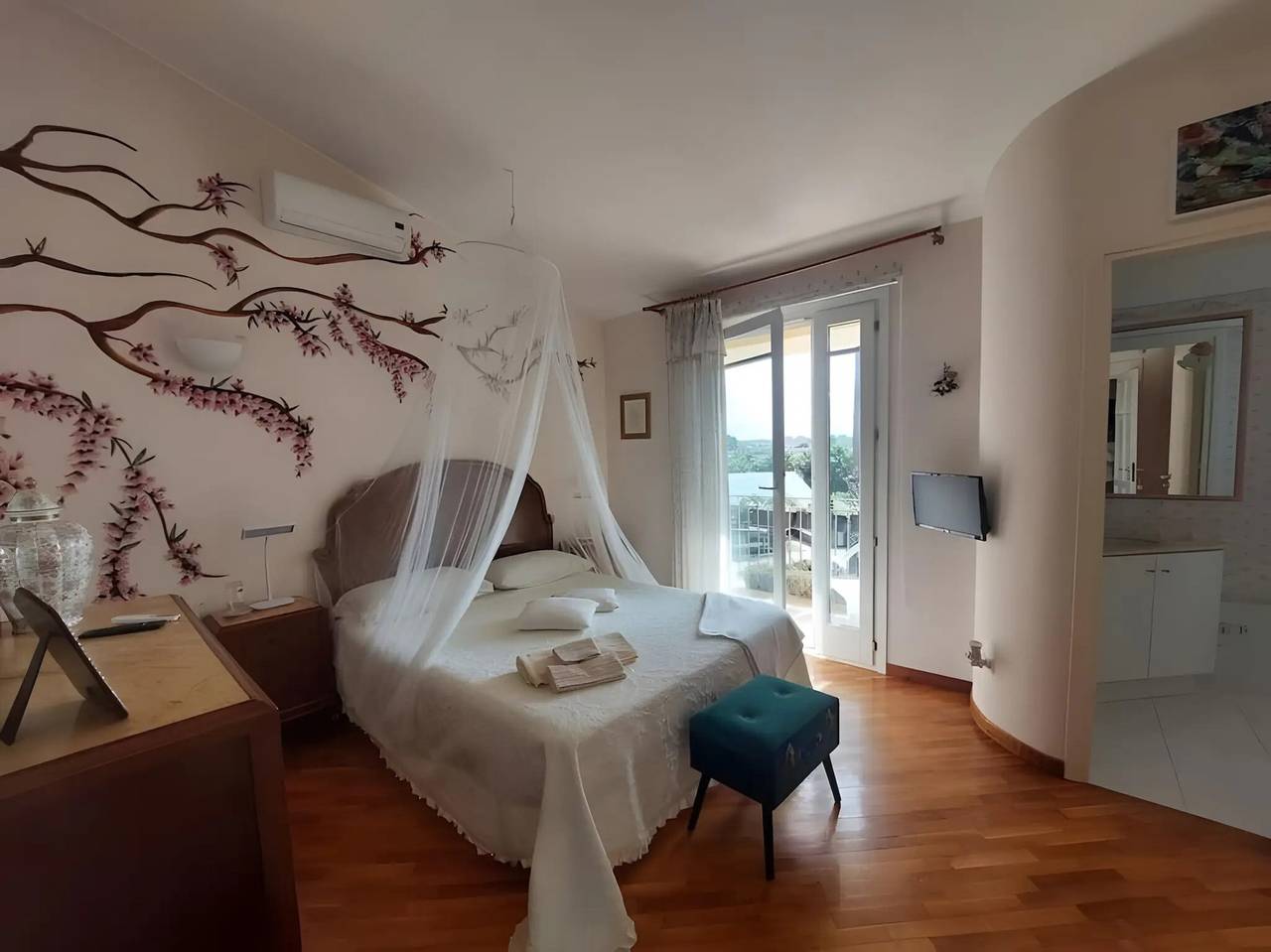 Appartamento intero, Camera con Vista Piscina, Piscina Condivisa, Wi-Fi e Aria Condizionata in Marsala, Provincia di Trapani
