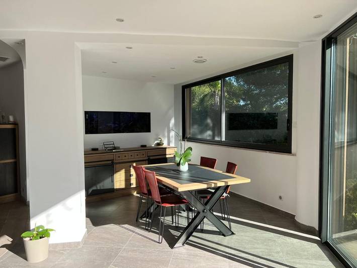 Location de vacances pour 4 personnes, avec vue et terrasse à Rognac - 2