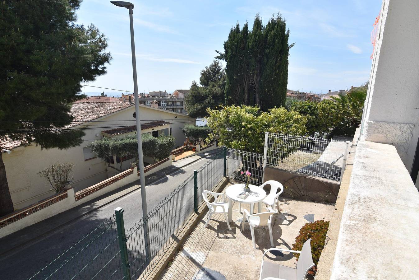 Charming Rental House in Roses, Costa Brava: Close to the Beach and the Center, with Terrace and Amenities. in Roses Centre, Roses