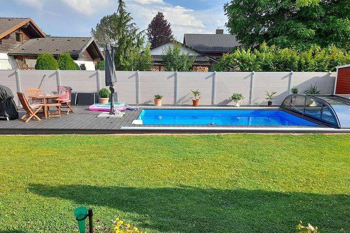 Bungalow für 4 Personen, mit Garten und Pool sowie Terrasse in Oberbayern