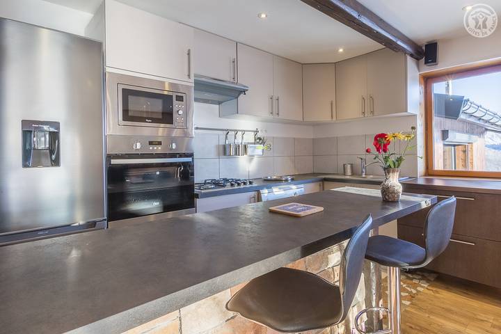 Gîte pour 6 personnes, avec terrasse à Les Déserts - 4