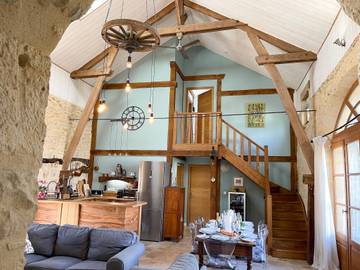 Gîte pour 8 personnes, avec jardin ainsi que terrasse et vue à Trémolat