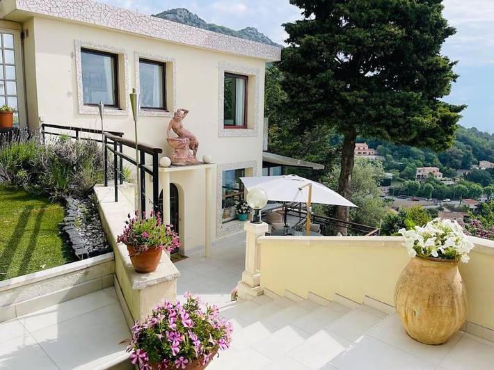 Villa pour 10 personnes, avec piscine et jardin ainsi que sauna et jacuzzi à La Turbie - 2