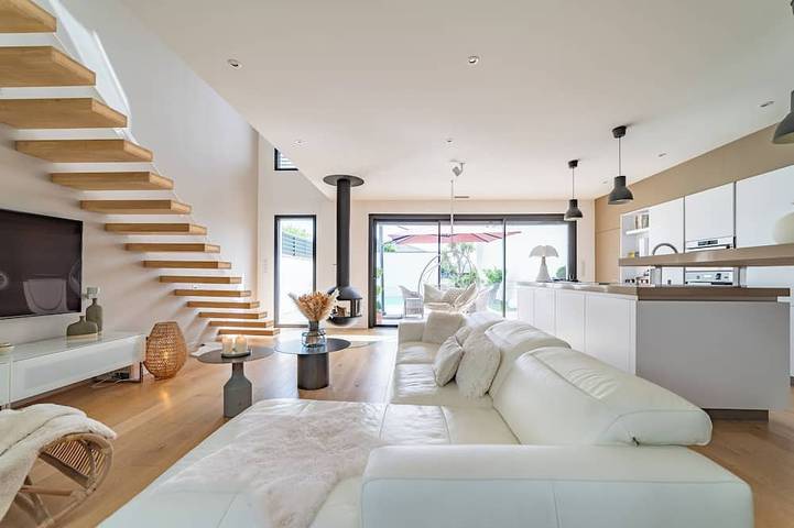 Location de vacances pour 6 personnes, avec terrasse ainsi que jardin et jacuzzi, animaux acceptés à Clarensac