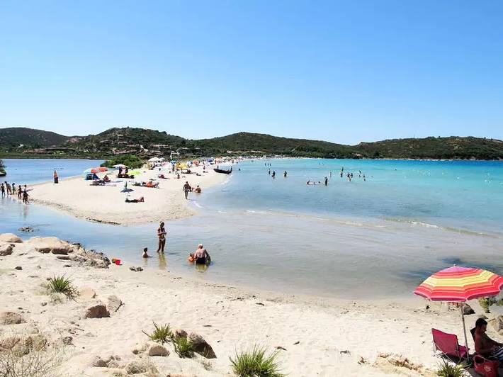Casa vacanza per 4 persone, con piscina e giardino in Loiri Porto San Paolo