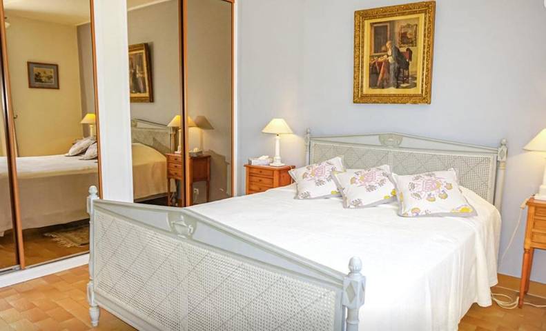 Location de vacances pour 8 personnes, avec terrasse et jardin ainsi que vue et piscine, animaux acceptés à Les Matelles - 2