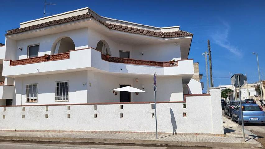 Ferienwohnung für 8 Personen, mit Ausblick und Balkon in Torre Colimena - 3
