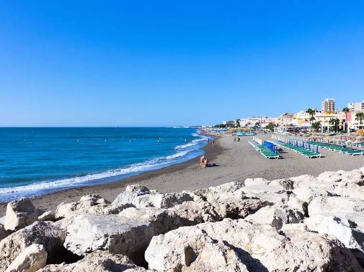 Apartment for 4 people, with Terrace and Garden as well as Pool in Montemar Torremolinos