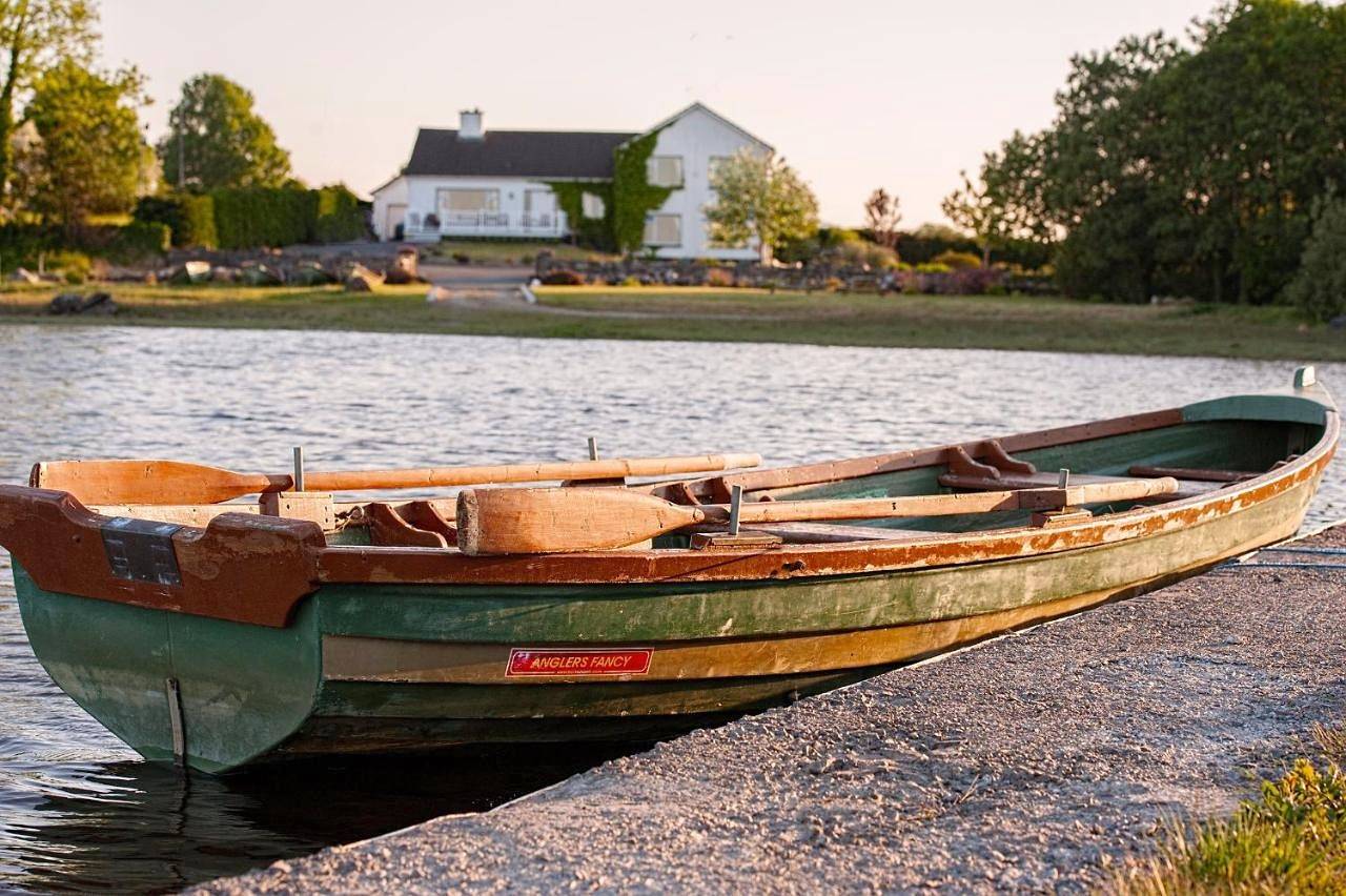 The Waterfront House Country Home in Oughterard ED, Connemara