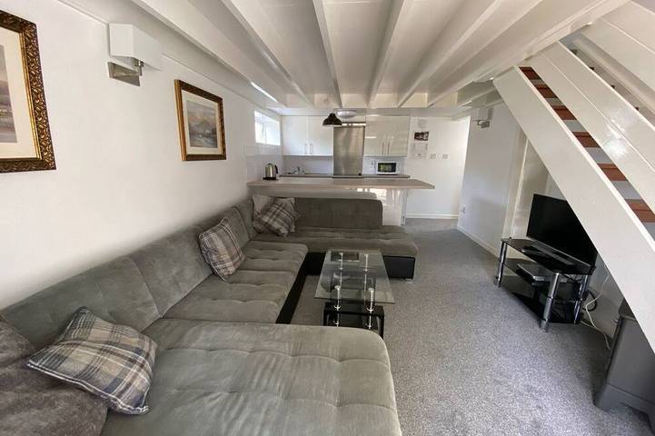 Holiday rental for 3 people, with terrace and garden as well as pool in Scotland