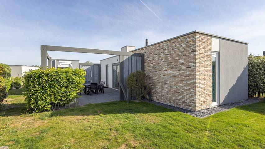 Vakantiehuis voor 6 personen, with tuin and terras as well as zwembad in Callantsoog