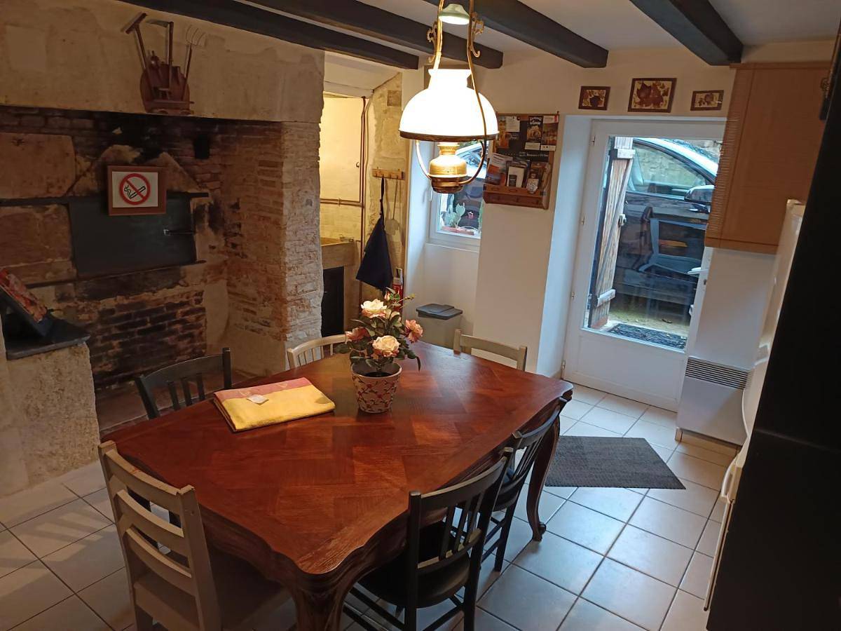 Two-Bedroom House in Doué-la-Fontaine, Vallée de la Loire