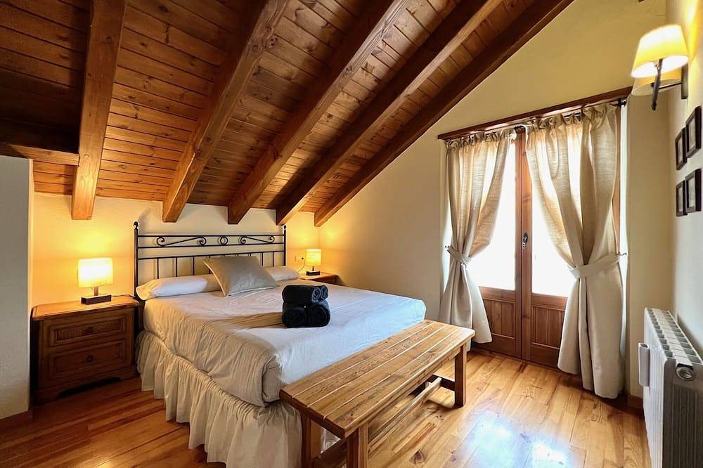 Entire apartment, El Dúplex de Espot in Espot (Skiing), Espot