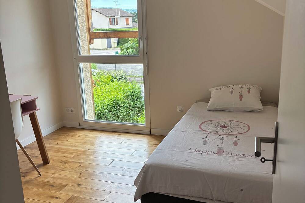 Apartamento entero, Duplex apartment with garden in Saint-Pierre-en-Faucigny, Region Bonneville
