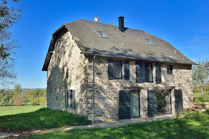 Location de vacances pour 14 personnes, avec Terrasse et Jardin dans Chanteix