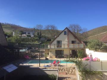 Gîte pour 4 personnes, avec jacuzzi et jardin ainsi que terrasse et piscine dans le Haut-Rhin