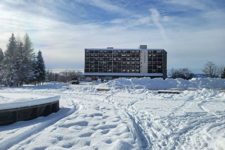 Apartamento entero, Cómodo estudio, vistas a la montaña, 4 personas, aparcamiento in Chamrousse, Parque Nacional de los Ecrins