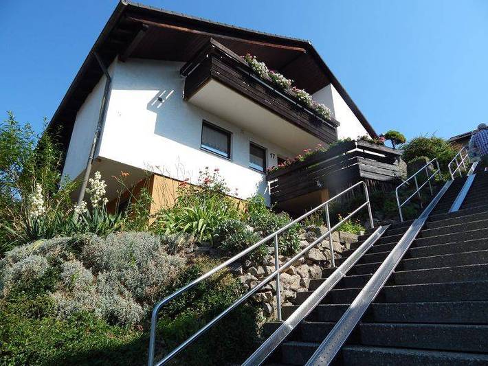 Ganze Ferienwohnung, Gästehaus Haag - Fewo 3 in Bad Urach, Albsteig Etappe 9