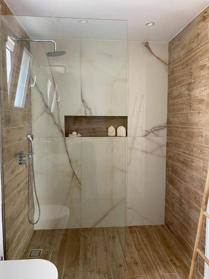 Gîte pour 5 personnes, avec jardin ainsi que jacuzzi et piscine dans Agia Anna - 4