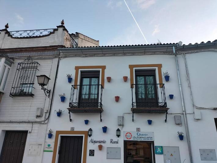 Casa rural para 4 personas, con balcón, Se admiten mascotas en Constantina - 2