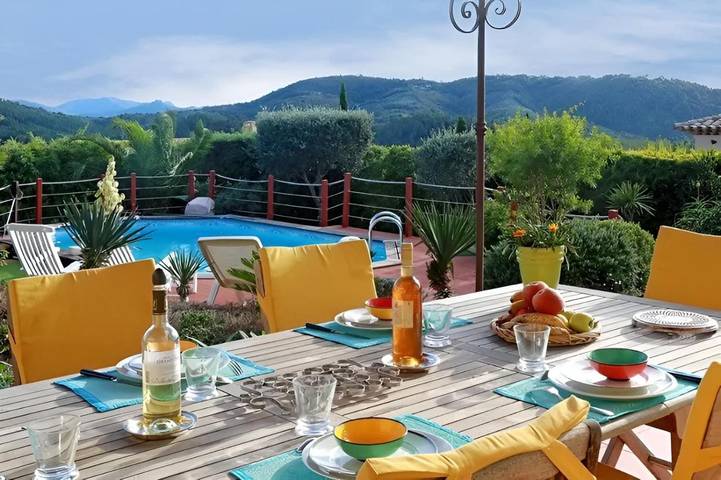 Location de vacances pour 2 personnes, avec jardin ainsi que jacuzzi et piscine à Tanneron - 4