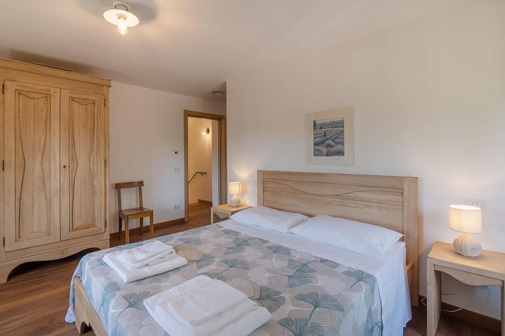 Entire apartment, 2 bedroom amazing apartment in Avigliano Umbro in Avigliano Umbro, Terni Province