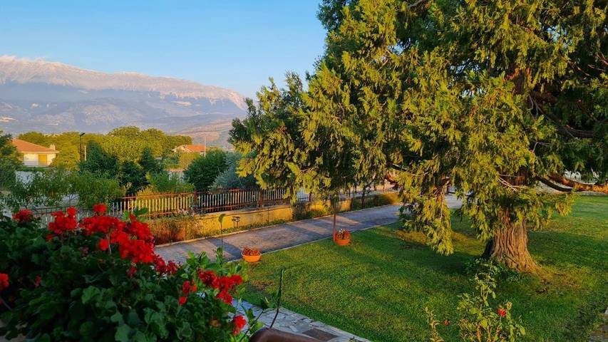 Gîte pour 6 personnes, avec vue et jardin, adapté aux familles à Introdacqua - 4