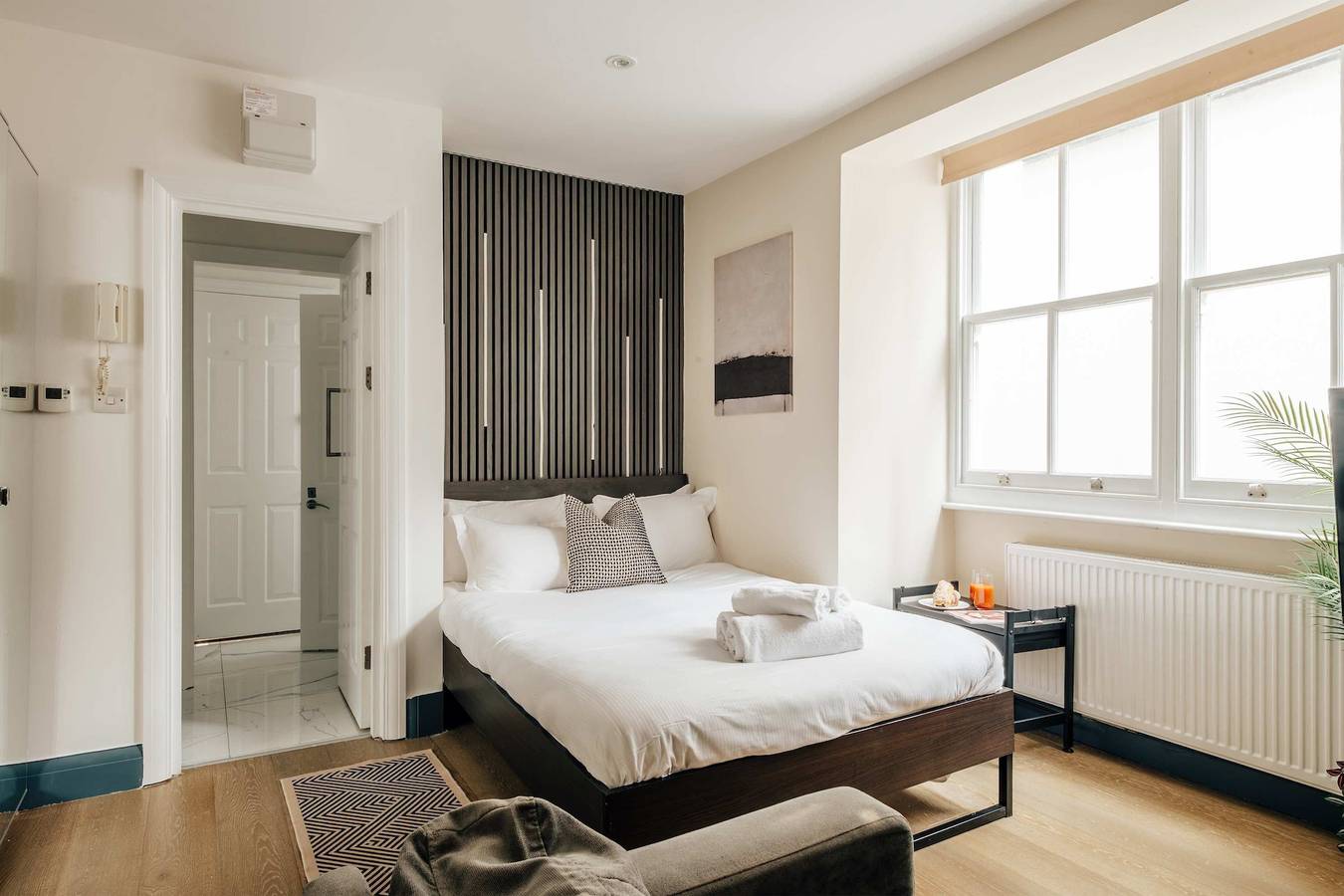 Entire apartment, Modern Kensington Studio in Kensington and Chelsea, London